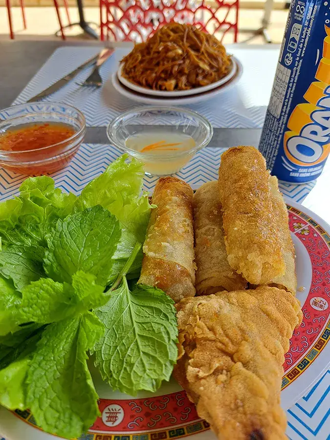 Greg in Aix _o'tour d'Angkor_Lambesc_review