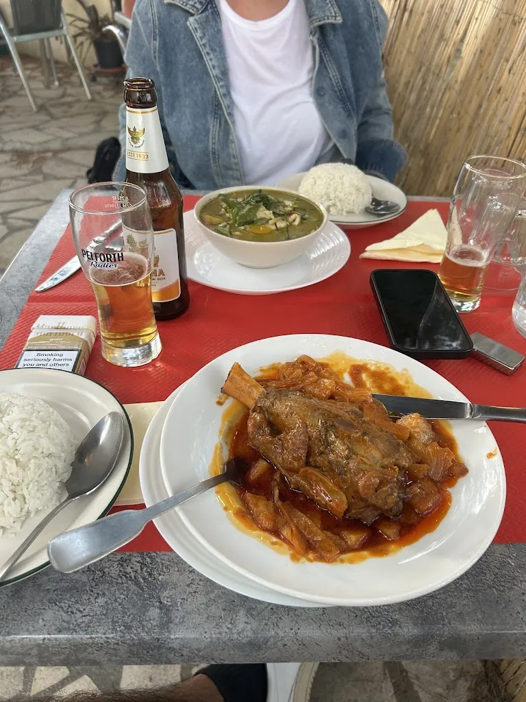 Dylan Chvs_SingThong Thaï_Lambesc_review