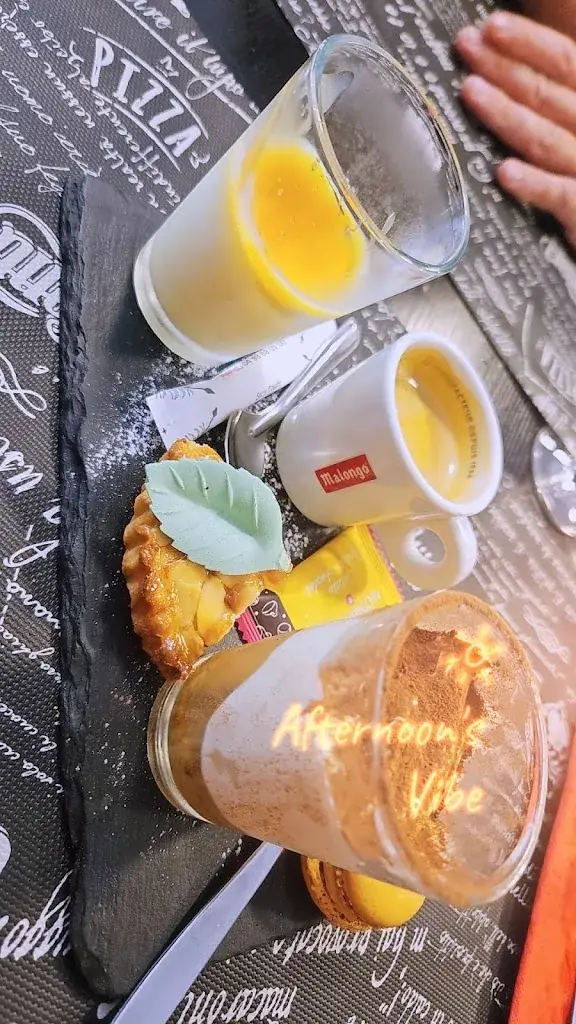 Kelly R-C_Lou Gust_Lantosque_review