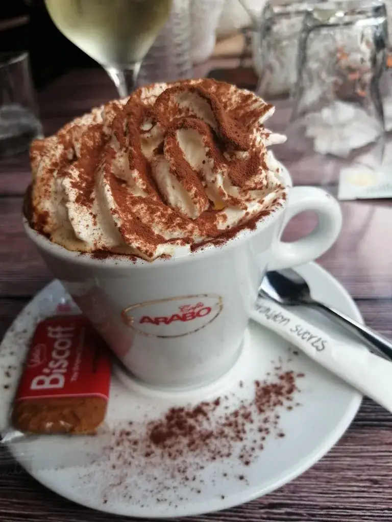 M R_Lou Gust_Lantosque_review