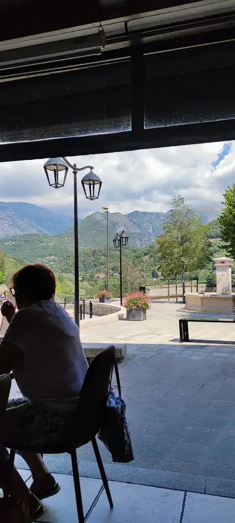 Paolo Bernardo_Le Bar de la Place_Lantosque_review