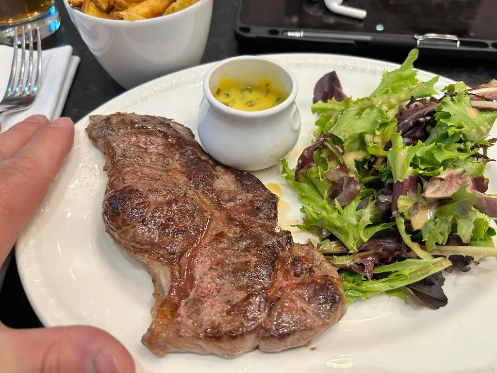 Zeke Lyles_Babette Paris La Villette_Paris_review