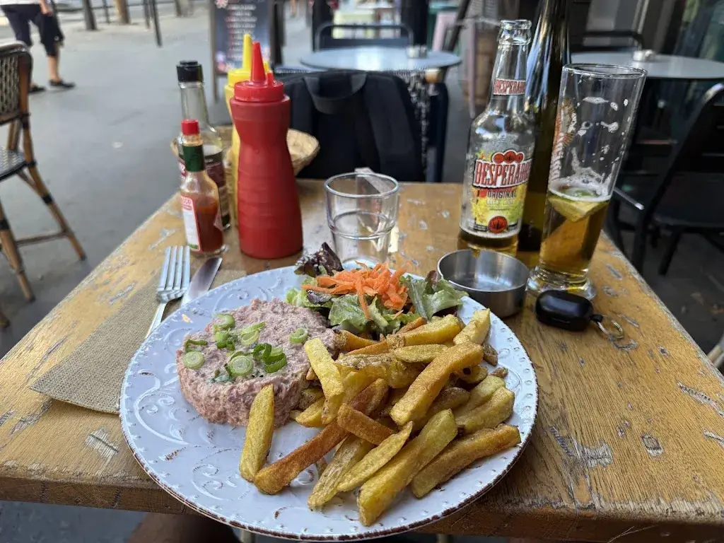 Hak Bén_Jeannette_Paris_review