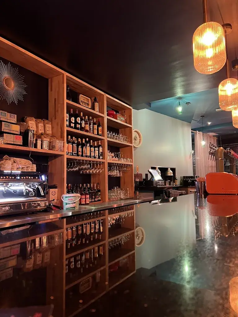 Jeannette_Paris_slider_image_1