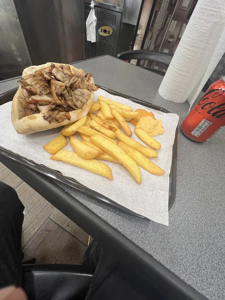 Falcon_Golden Food ( near Generator )_Paris_review