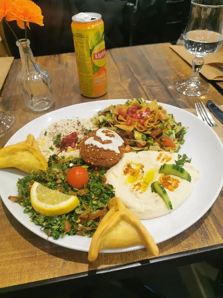 Priscilla Furtoso_Cedars Restaurant_Paris_review