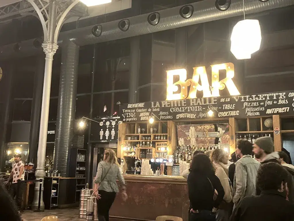 Francisco Mortágua_La Petite Halle_Paris_review