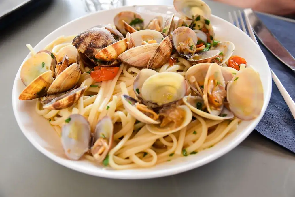 La Petite Halle_Paris_slider_image_3