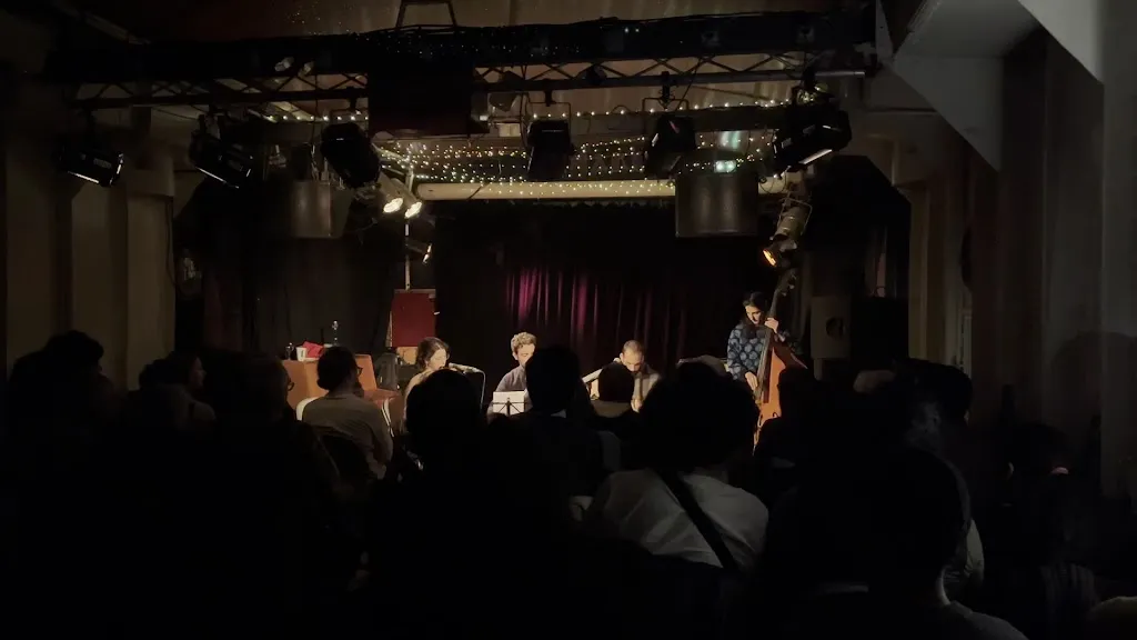 Ali Malikov_Péniche Antipode_Paris_recensione