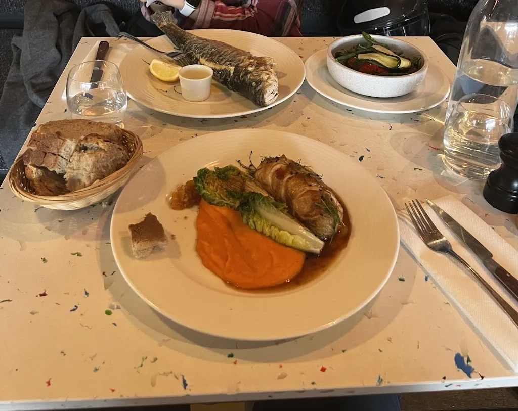 Jack Huang_Café de la Musique_Paris_review