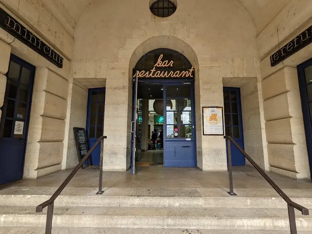 Thibaut Balayet_La Rotonde Stalingrad_Paris_review