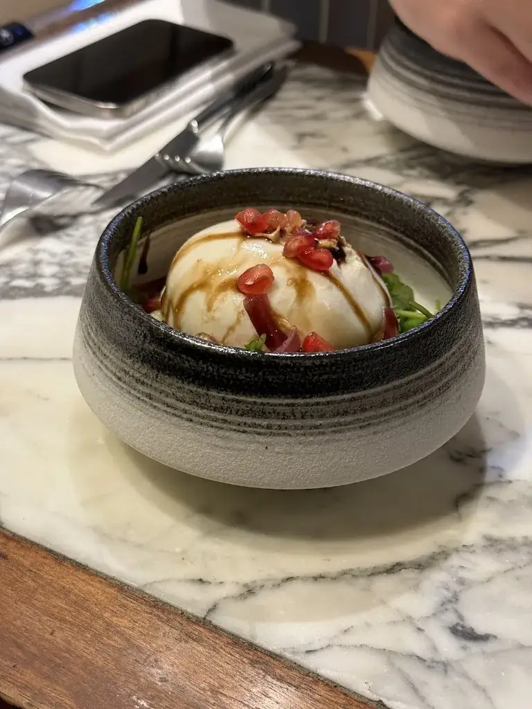 Abdelrahman Mohamed_La Violette_Paris_recensione