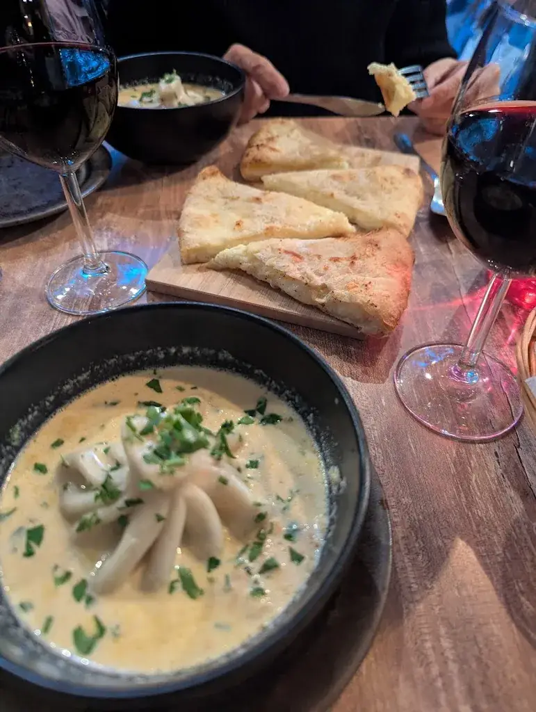 Xavier P_Chez Magda_Paris_review