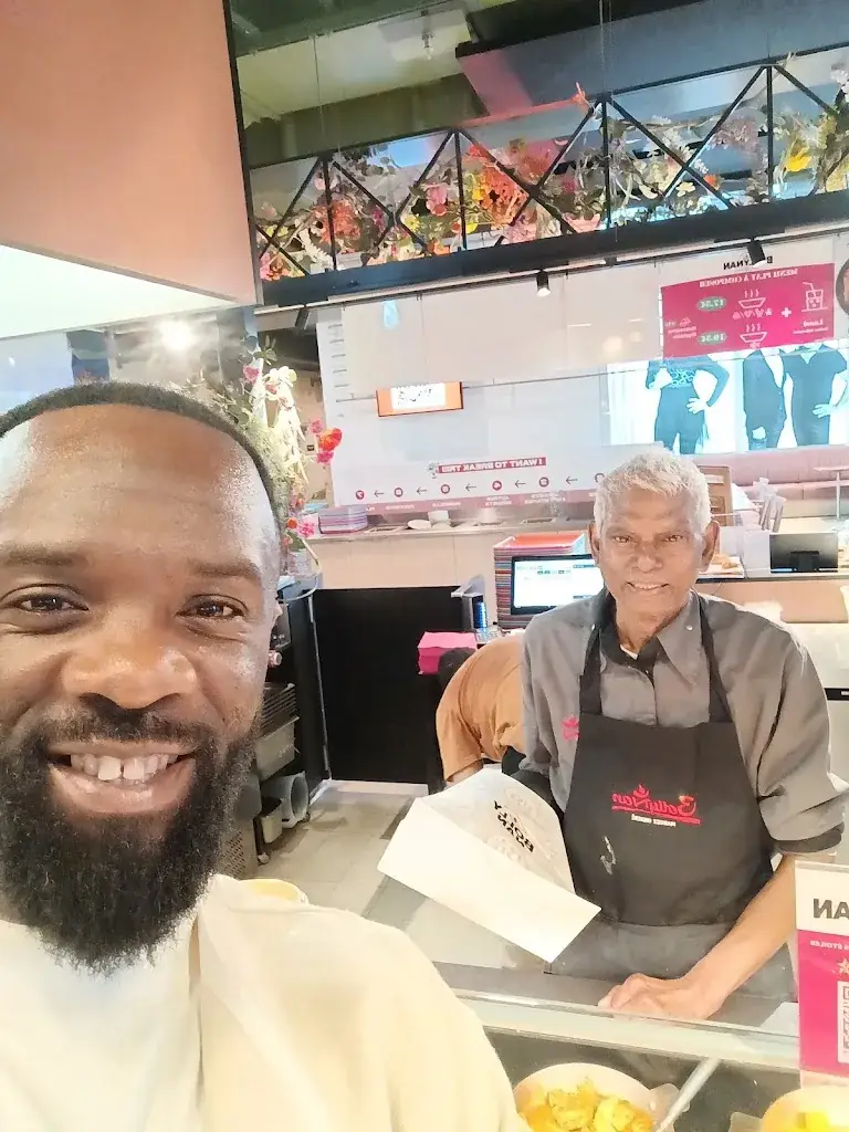 Fabien Miangu_Bollynan streetfood indienne - La Villette_Paris_review