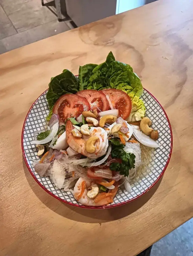 Le Bistrot Thai Lauris restaurant in Lauris