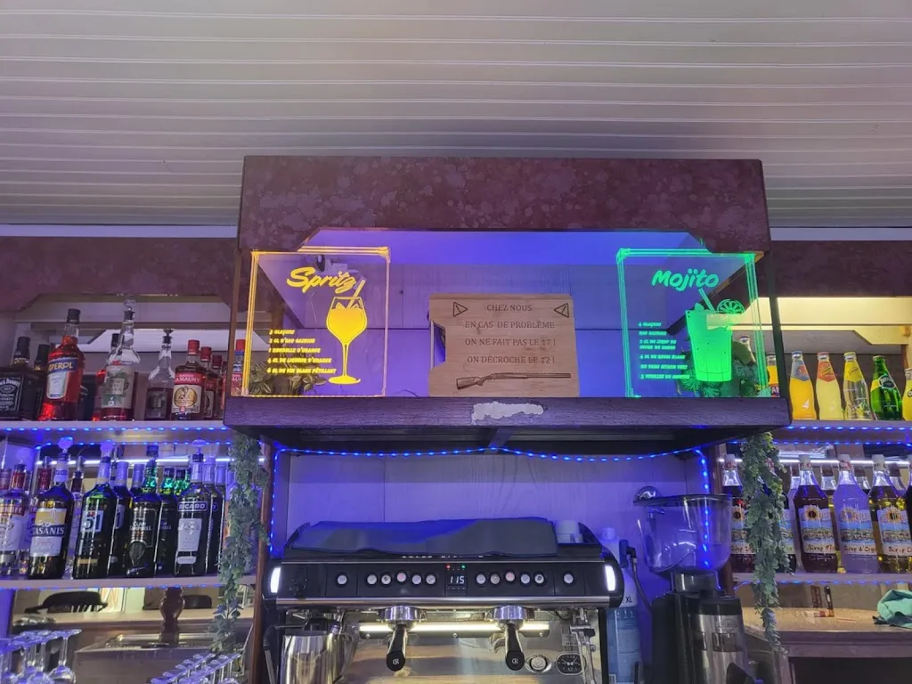 Brasserie des Platanes_Lapalud_slider_image_3