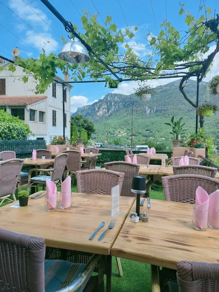 Le Michelangelo_Bar-sur-Loup_slider_image_1