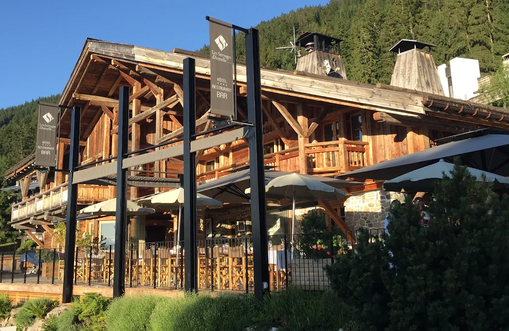 Hotel Les Servages D'armelle | Carroz D'arâches | Haute-Savoie Restaurant in Arâches-la-Frasse