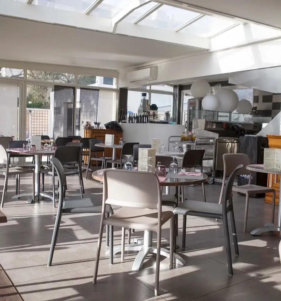 La Bonne Chaire_Marseille_slider_image_3