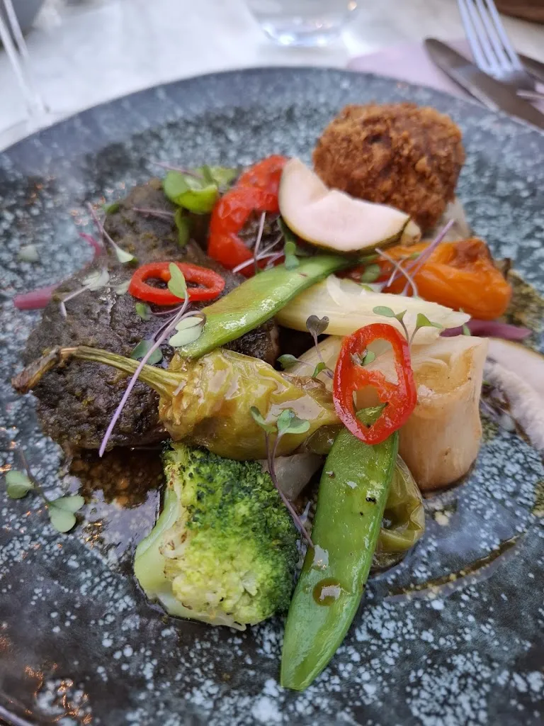 Restaurant La Place Martial Ferrat_Marseille_slider_image_3