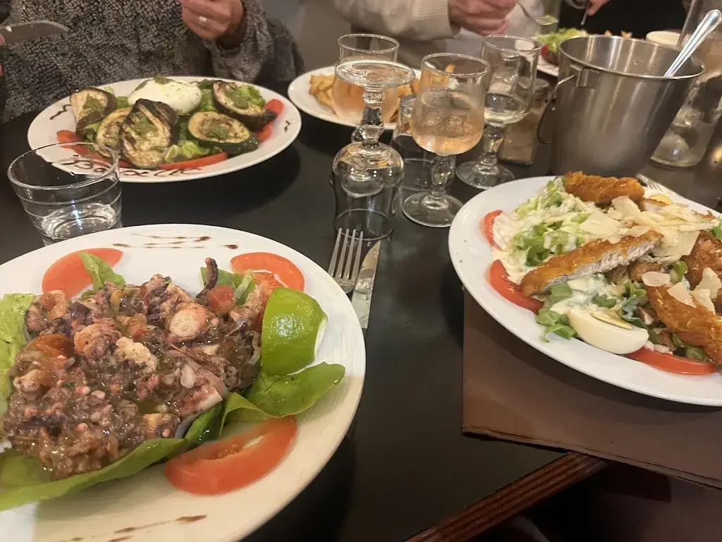 Aurélie Llovet_Les Tilleuls_Marseille_review