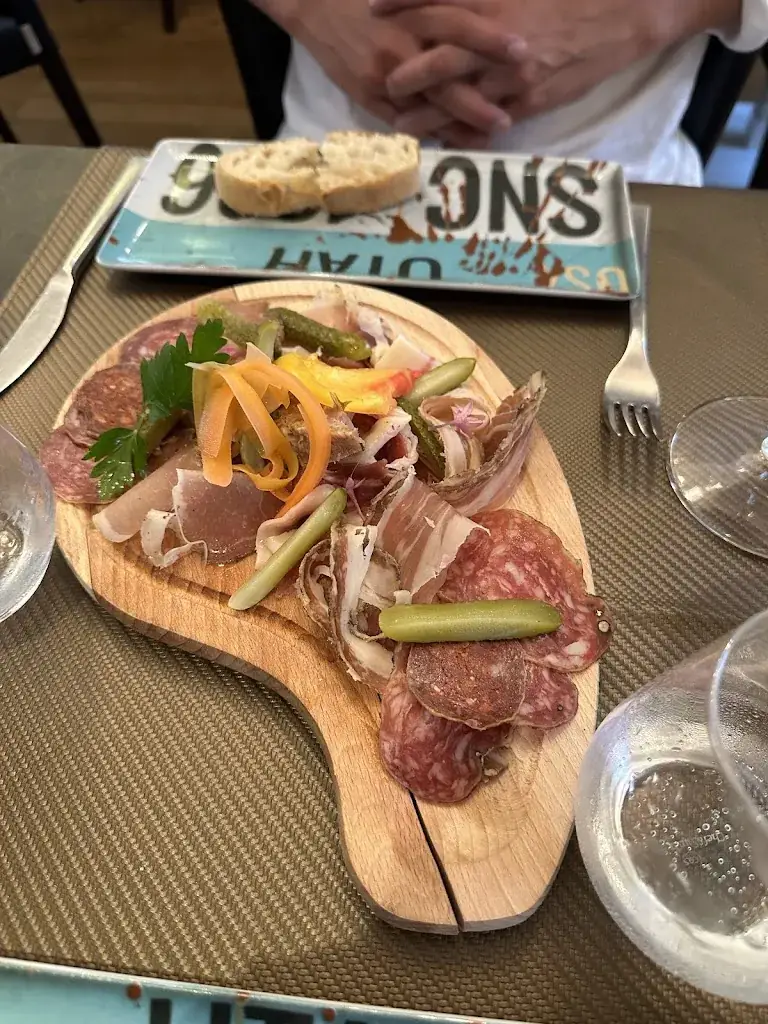 Molly Norton_Bistro Saint Sauveur_Cannet_review