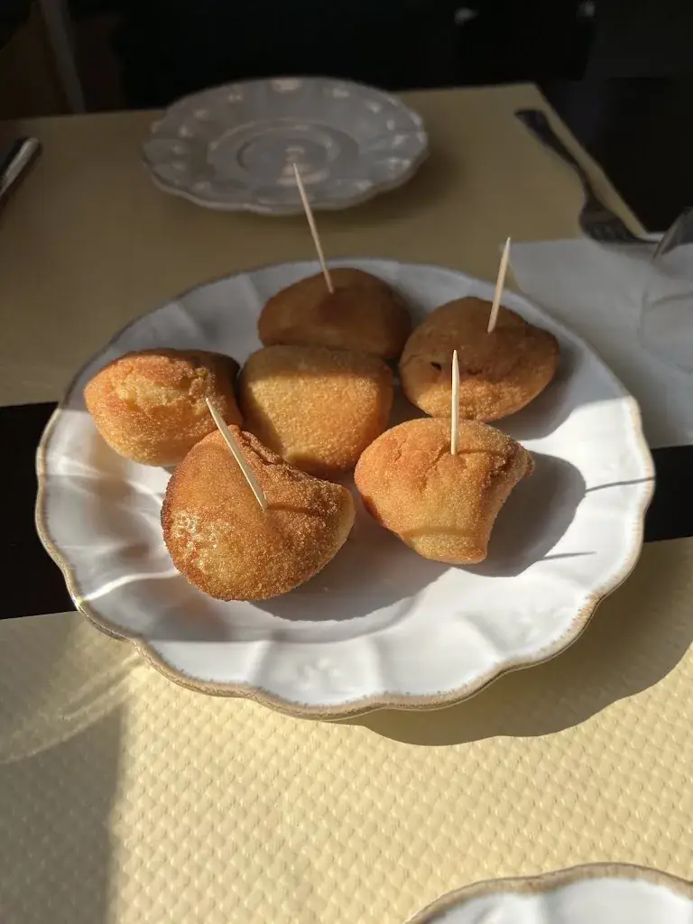 Casa los Amigos Restaurant in Pont-Évêque