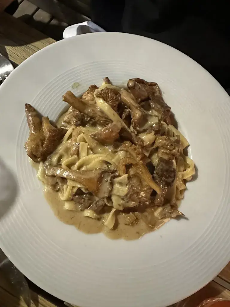 Alina Golotsutskaya_La Tomate Volante_Cannet_recensione