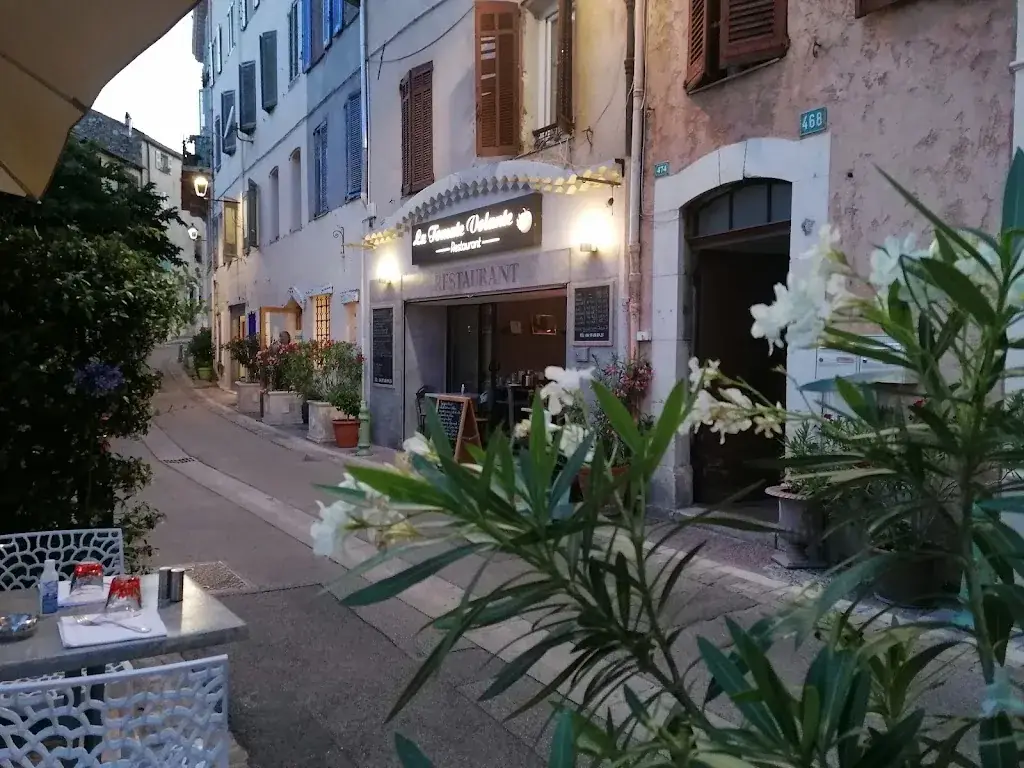 La Tomate Volante restaurant in Cannet