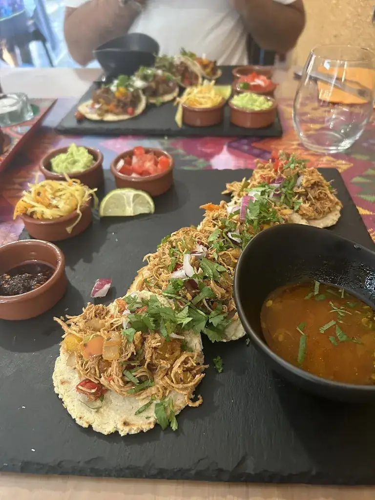 Faisal Khan_El Quetzal_Laragne-Montéglin_review