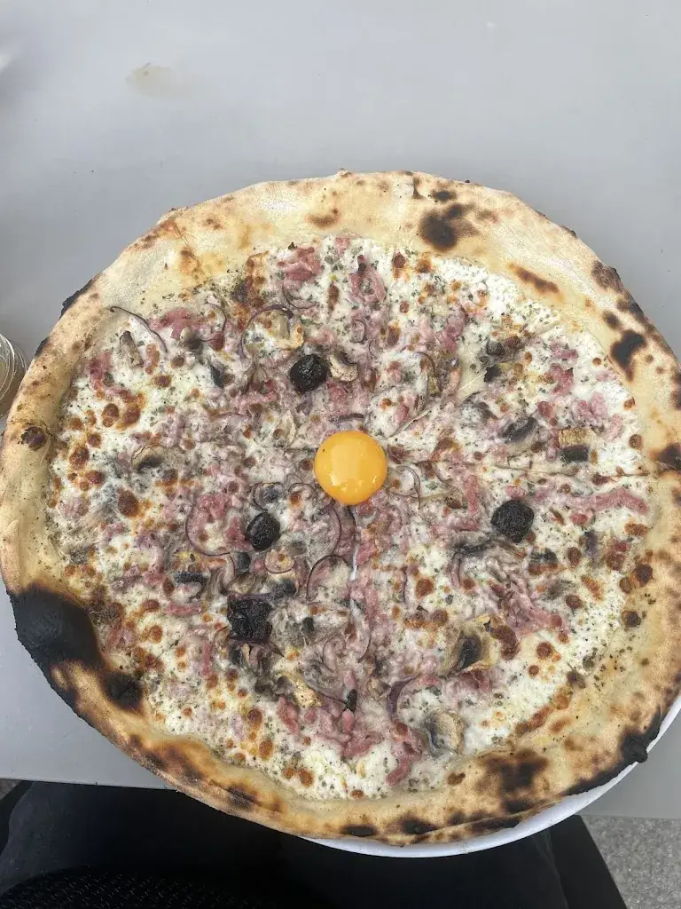 Alina Zillgen_La Pizzaline_Laragne-Montéglin_review