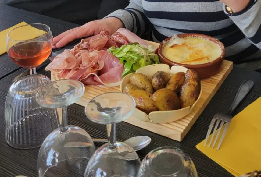 SYL CHRIS_Auberge Des Deux Vallees_Buëch-Méouge_recensione