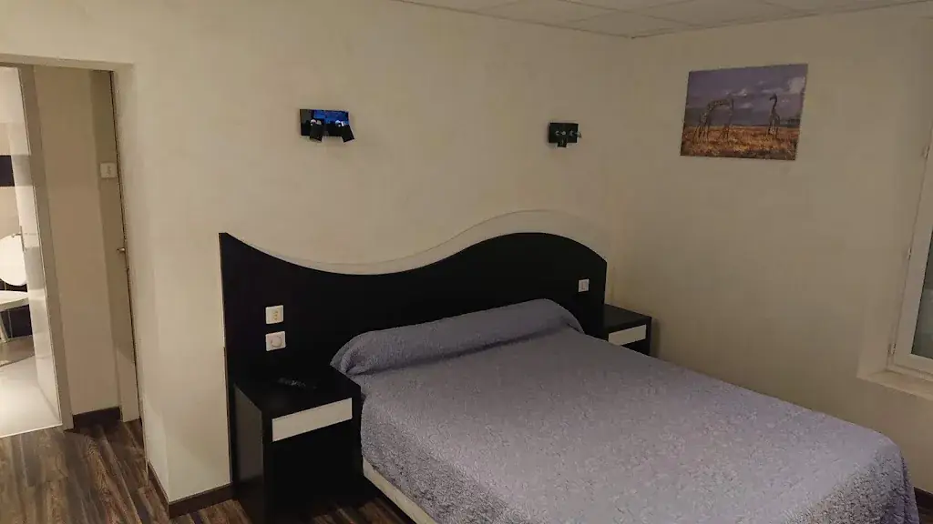 Hôtel De La Gare_Eyguains_slider_image_2