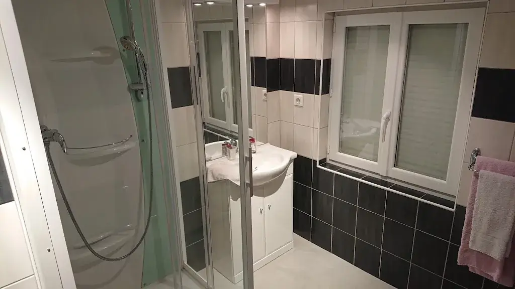 Hôtel De La Gare_Eyguains_slider_image_3