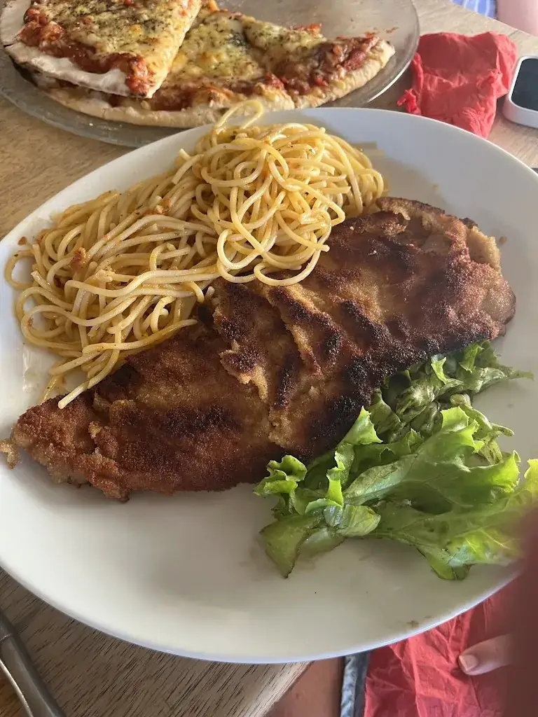 Braith Tomlinson_Le 52 Restaurant-Pizzeria_Castellet_review