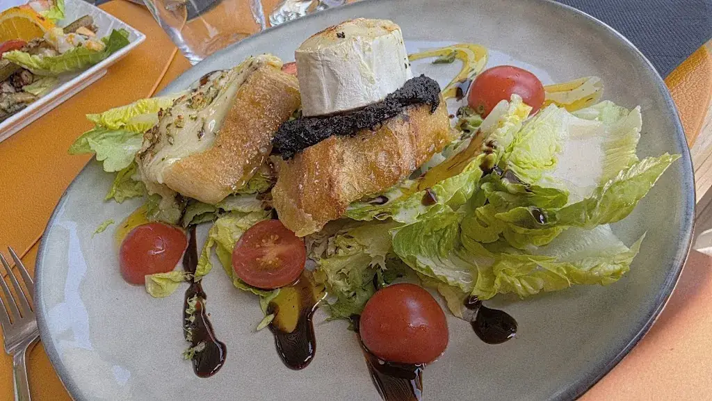 L’atypique_Castellet_slider_image_3