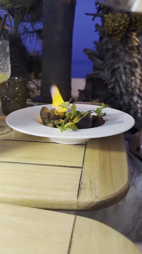 Kate Mcwell_Le Café Cézanne_Lavandou_review