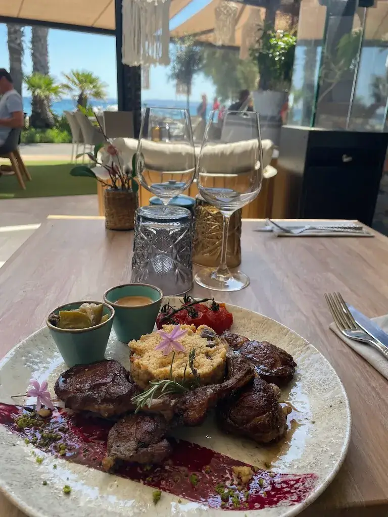 Le Café Cézanne_Lavandou_slider_image_3