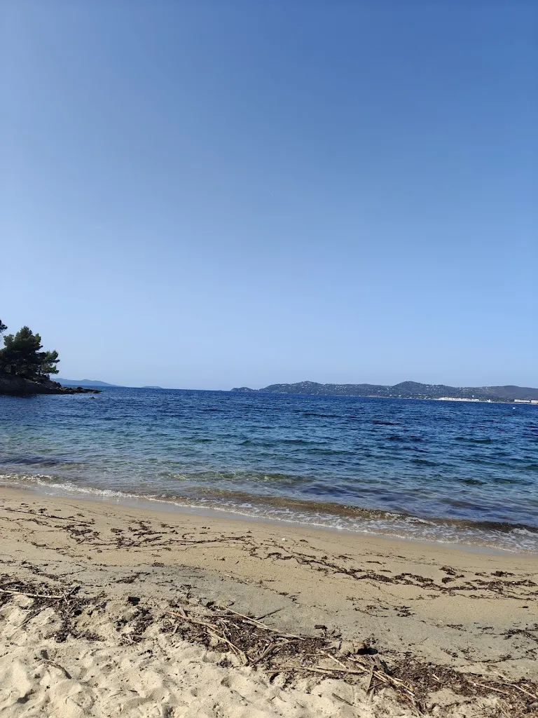 Raphaëlle Brasseur_Coco Beach - Plage de la Fossette_Lavandou_review