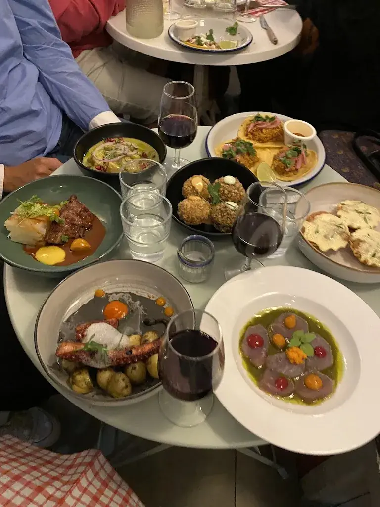 La Santita_Marseille_slider_image_2