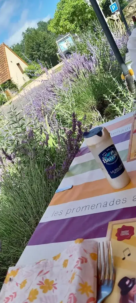 Jacqueline Arnal_Le multi chez caty_Arnac_review