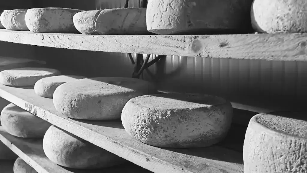 Chez Petit Jean_Marseille_slider_image_3