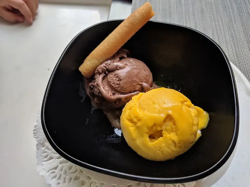 Jeremie Le Hen_La Pièce de Bœuf_Cannet-des-Maures_review