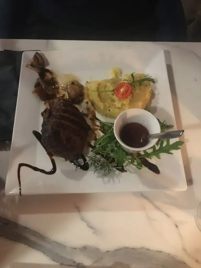 Jessica Bauer_Restaurant Bossa Nova_Cannet-des-Maures_recensione