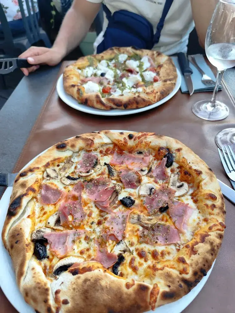 Alina Jantea_La Provençale Pizzeria/Restaurant_Cannet-des-Maures_review