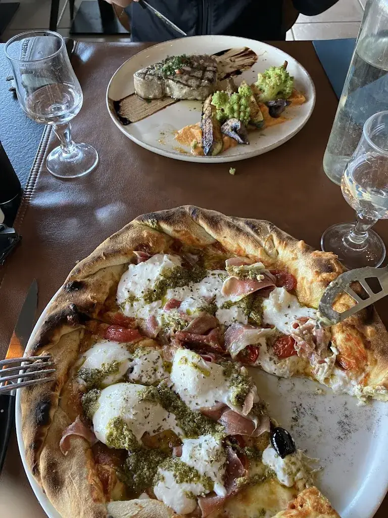 Lafranceschina meganne_La Provençale Pizzeria/Restaurant_Cannet-des-Maures_review