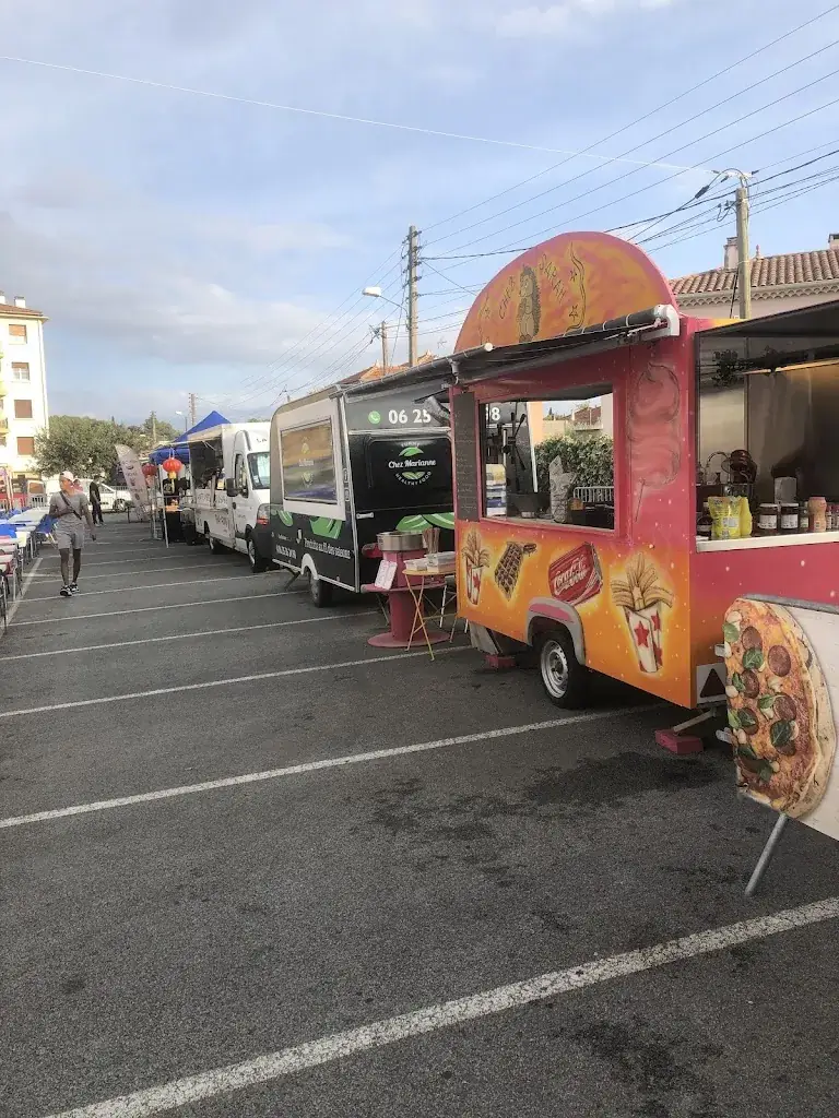 Chez Sarah_Cannet-des-Maures_slider_image_3