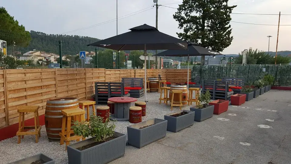 Le J'S Brasserie_Luc_slider_image_1