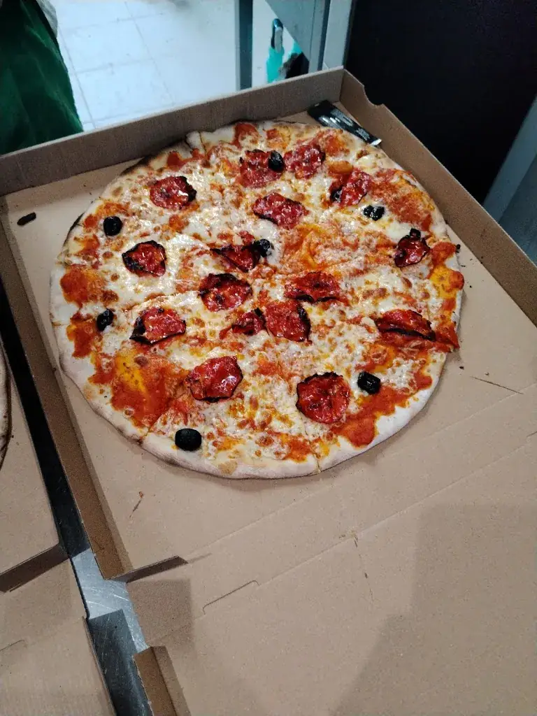 Alex Pommier_Extra pizzas_Cannet-des-Maures_review