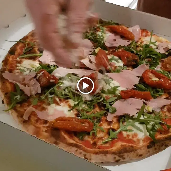 Le Bistro de Roméo_Luc_slider_image_2